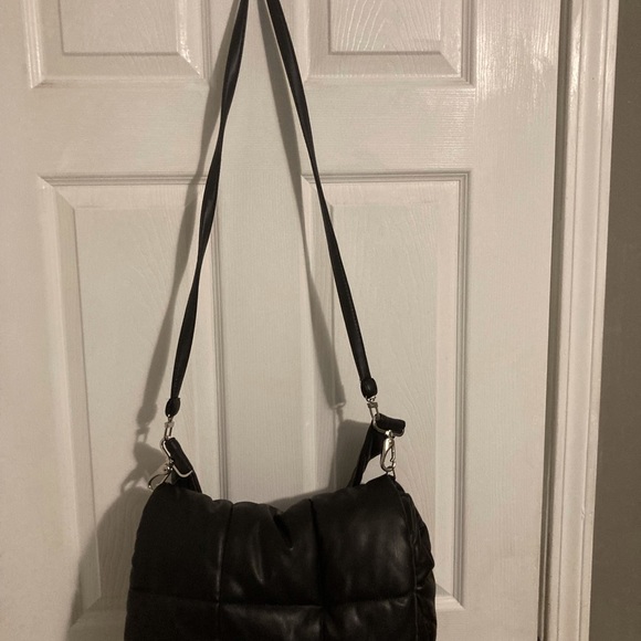 Stand Studio Wanda Handbag with removable straps and magnetic snap flap closure. - Picture 4 of 14